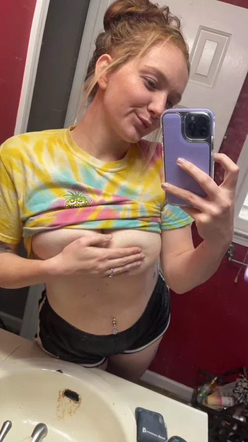 I shouldn’t be using a hand bra😏