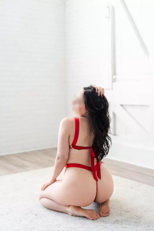 I think red looks good on her.