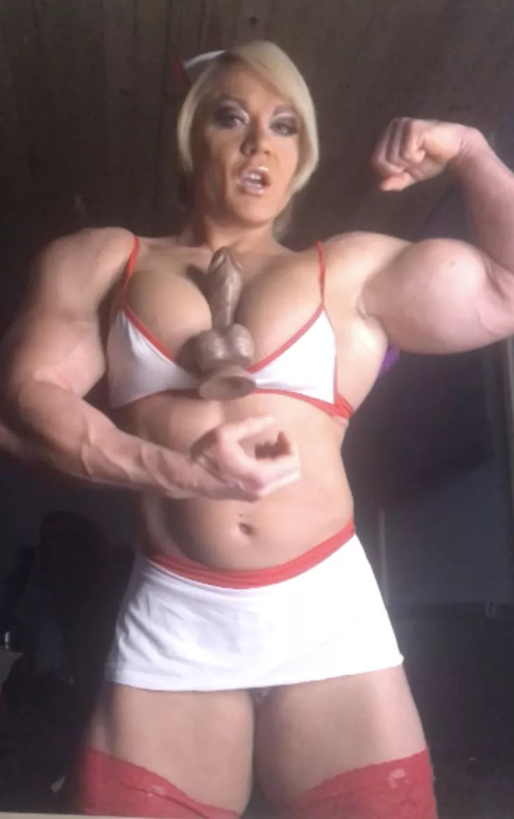IFBB Pro Lisa Cross Pro Female Bodybuilder
