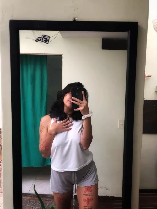 Just a lazy selfie after cleaning the house (: