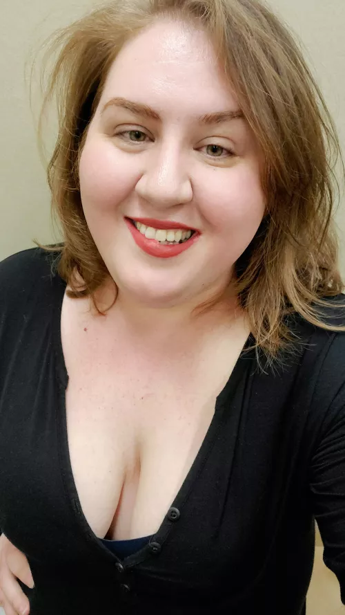 One of them rare full smiles