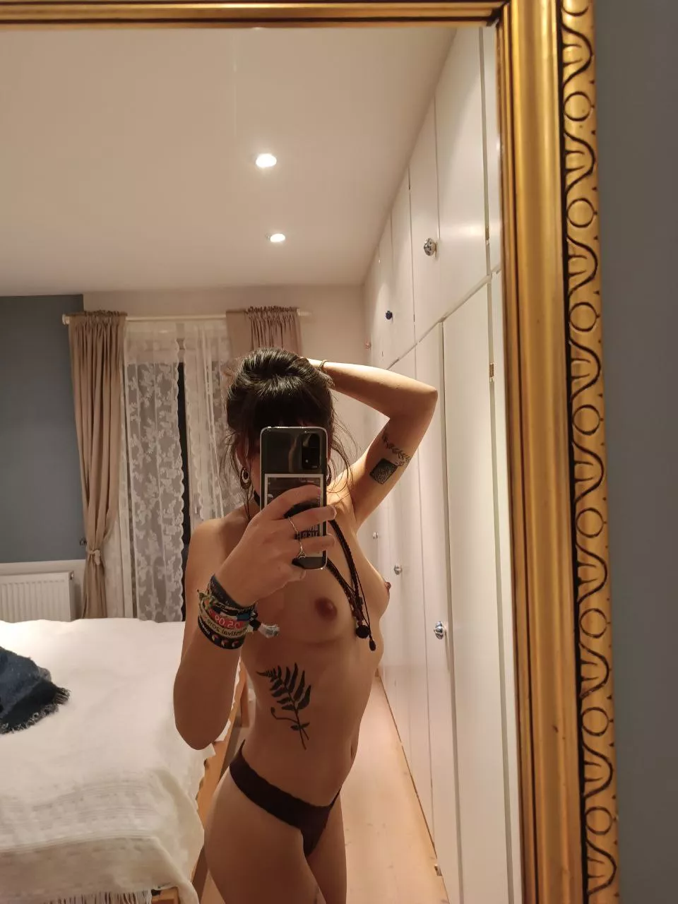 Small boob lovers needed! 😇