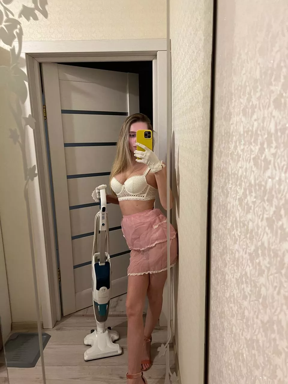 Today I'm a cleaning slut😈