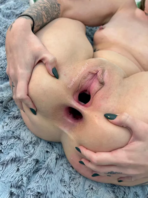 What’s better than one gape? Two!