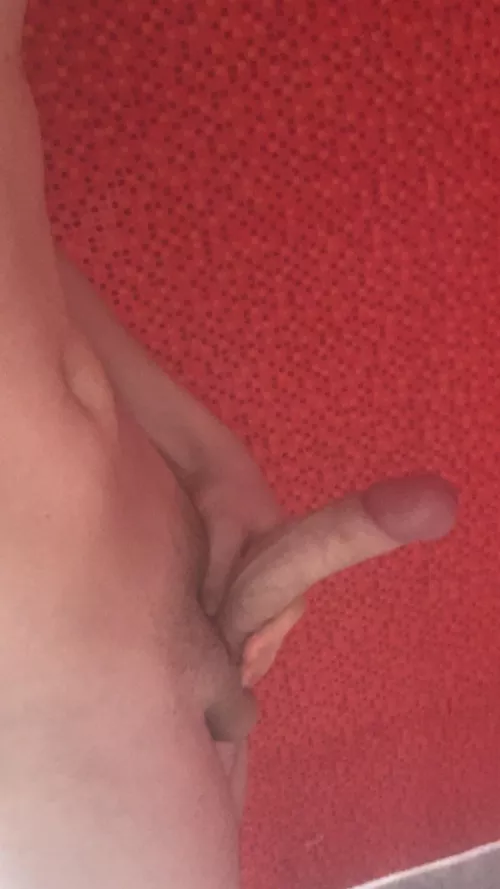 who wants to shower with me?(dm)