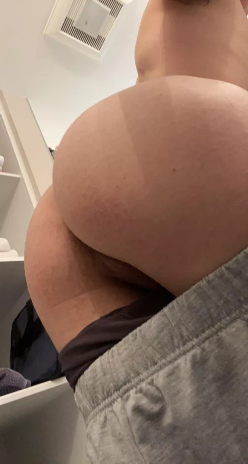 [19] woke up ready to take some dick😇