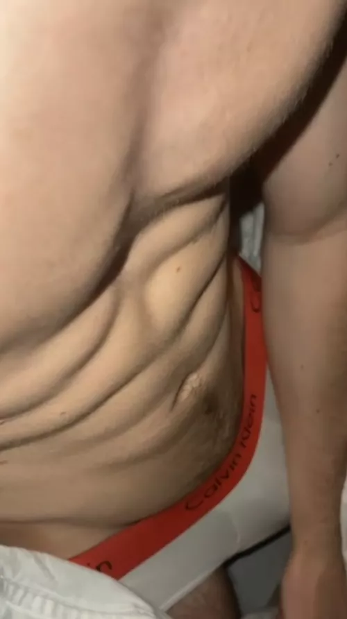 23 Anyone wanna hmu?