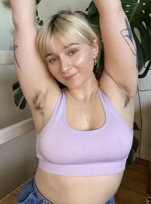 Can I convince you to try a hairy girl? 😼