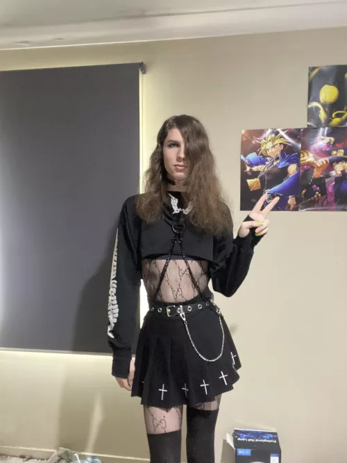 Do you like cute goth rock femboy 🖤🖤🖤