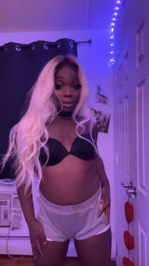 do you like the blonde on my dark skin? 🍫