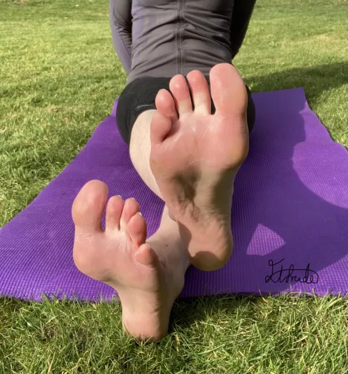 Do you want my warm sunny soles on your face?