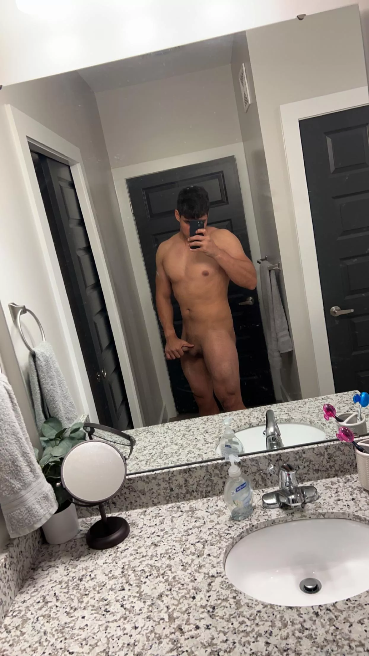 Feeling good today, DM me with your thoughts!🥺❤️😭