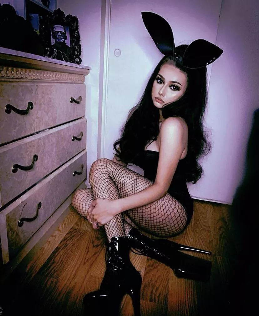 Get underneath my heels