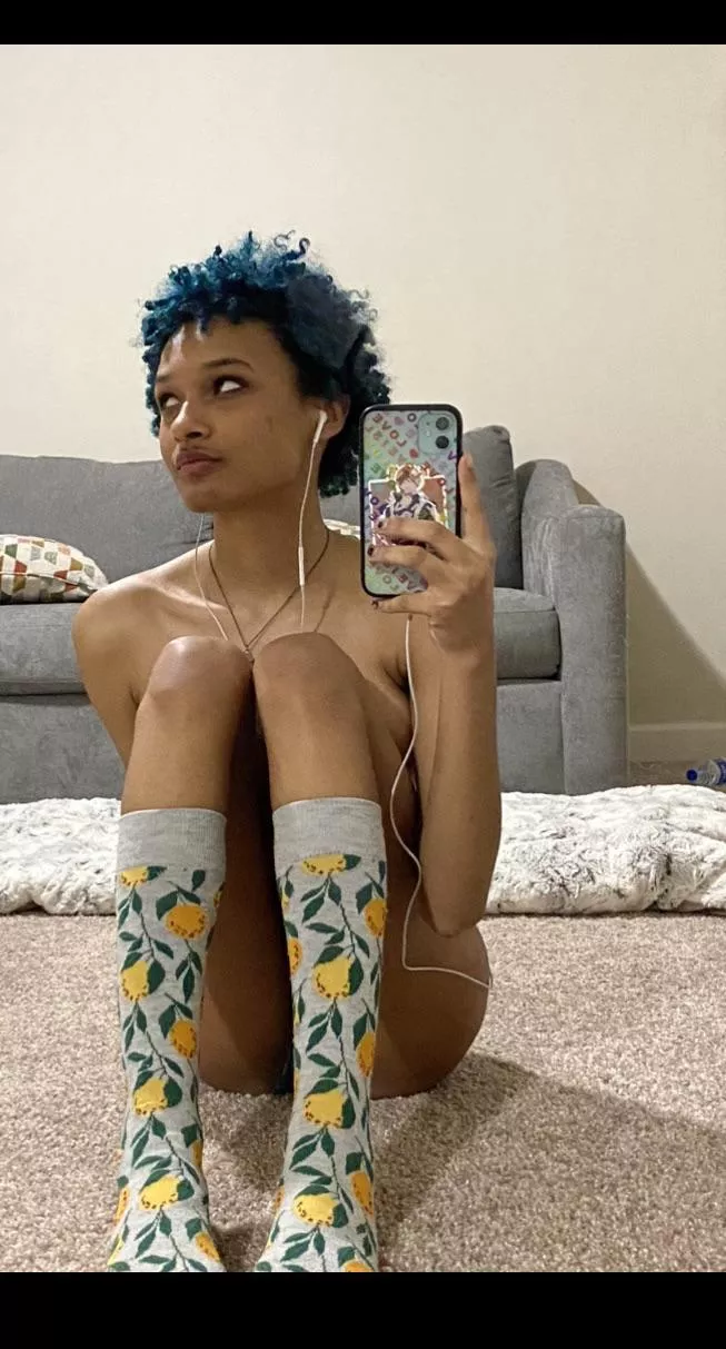 God I’m hot and cute 💅🏼he/him