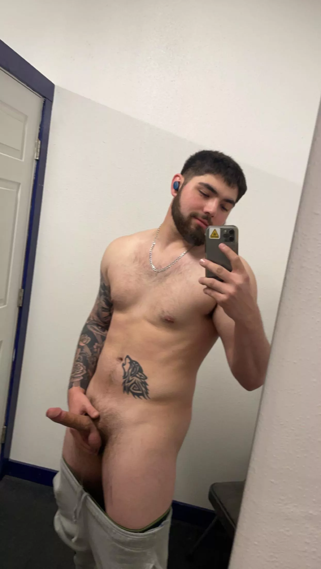 Had to get this picture off quick before anyone walked in😜