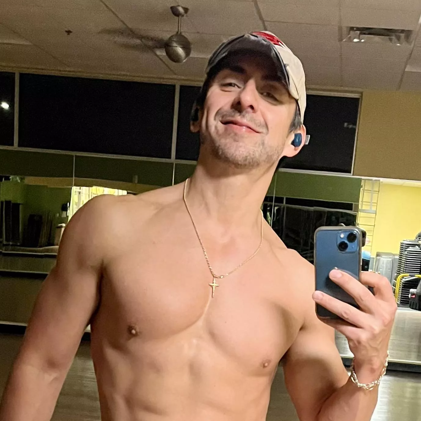 Happy Friday Junior! Keep on trucking, y’all, almost there! Make today special. Don’t be shy, say hi! Happy Friday Junior! Keep on trucking, y’all, almost there! Make today special. Don’t be shy, say hi!