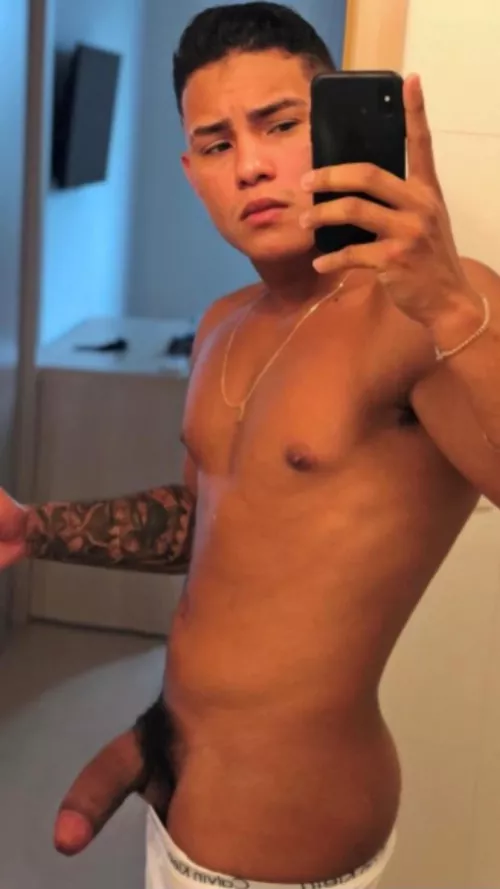 Hey yo my name is Mark. Check my Fansly:)