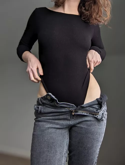 I can still show off my hips in jeans