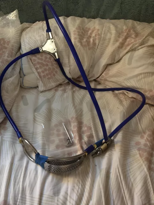 Im so excited! My new wire belt came in! I can’t wait to finish sizing it so I can finally wear it!