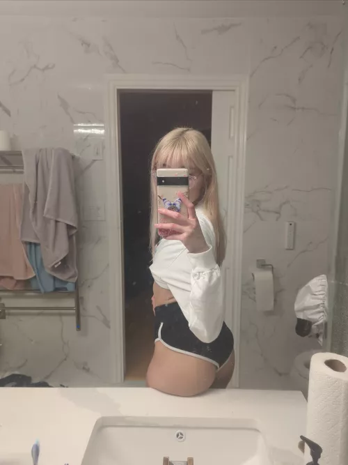 It loves slaps and taps!!