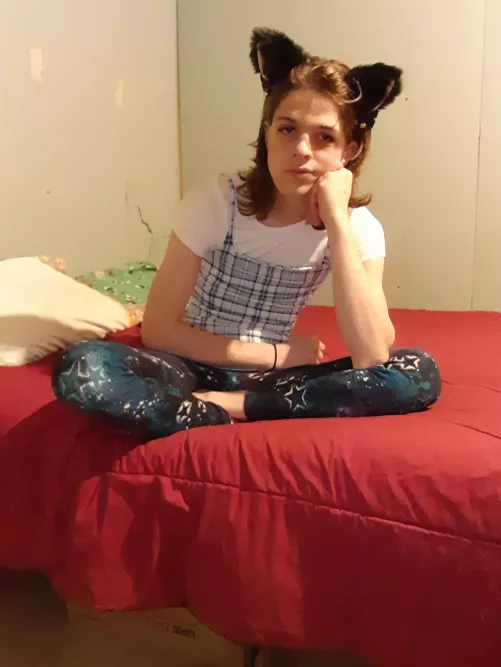 Just got diagnosed with a headpat deficiency :/