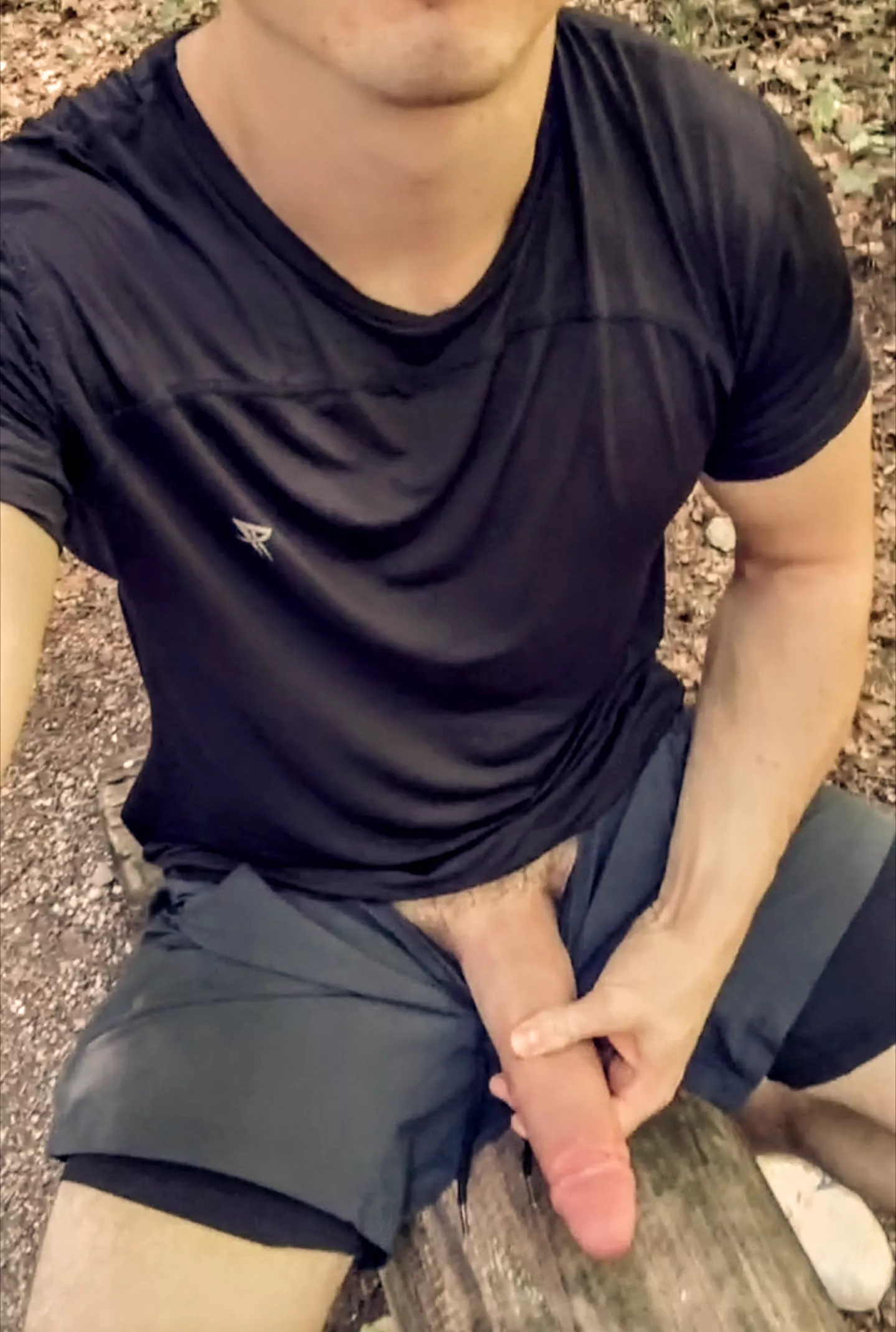 Just me and my log 🪵 waiting for hungry joggers to feed them some fresh protein