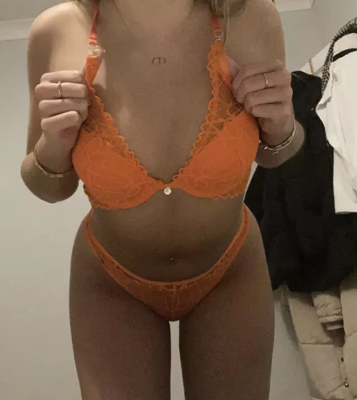 Legal, tight, and 5’1, am I your type