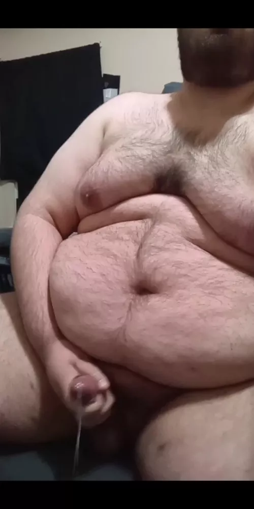 Message me if you want to see one of my biggest cumshots 😊