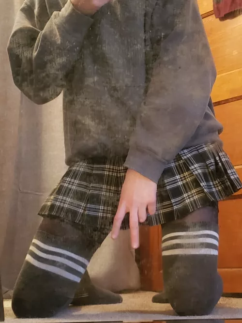 Nothing comfier than a skirt and oversized hoodie from my SO ❤