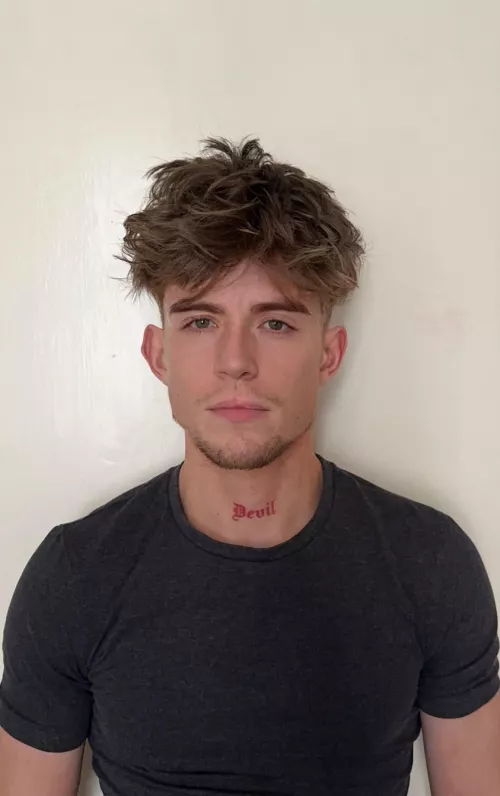 OKAY YALL. So many asked to upload a better and more natural photo. SO NOWπ Guess my ageππππ