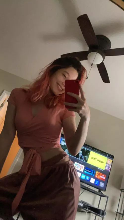 Pink haired cutie 🥰