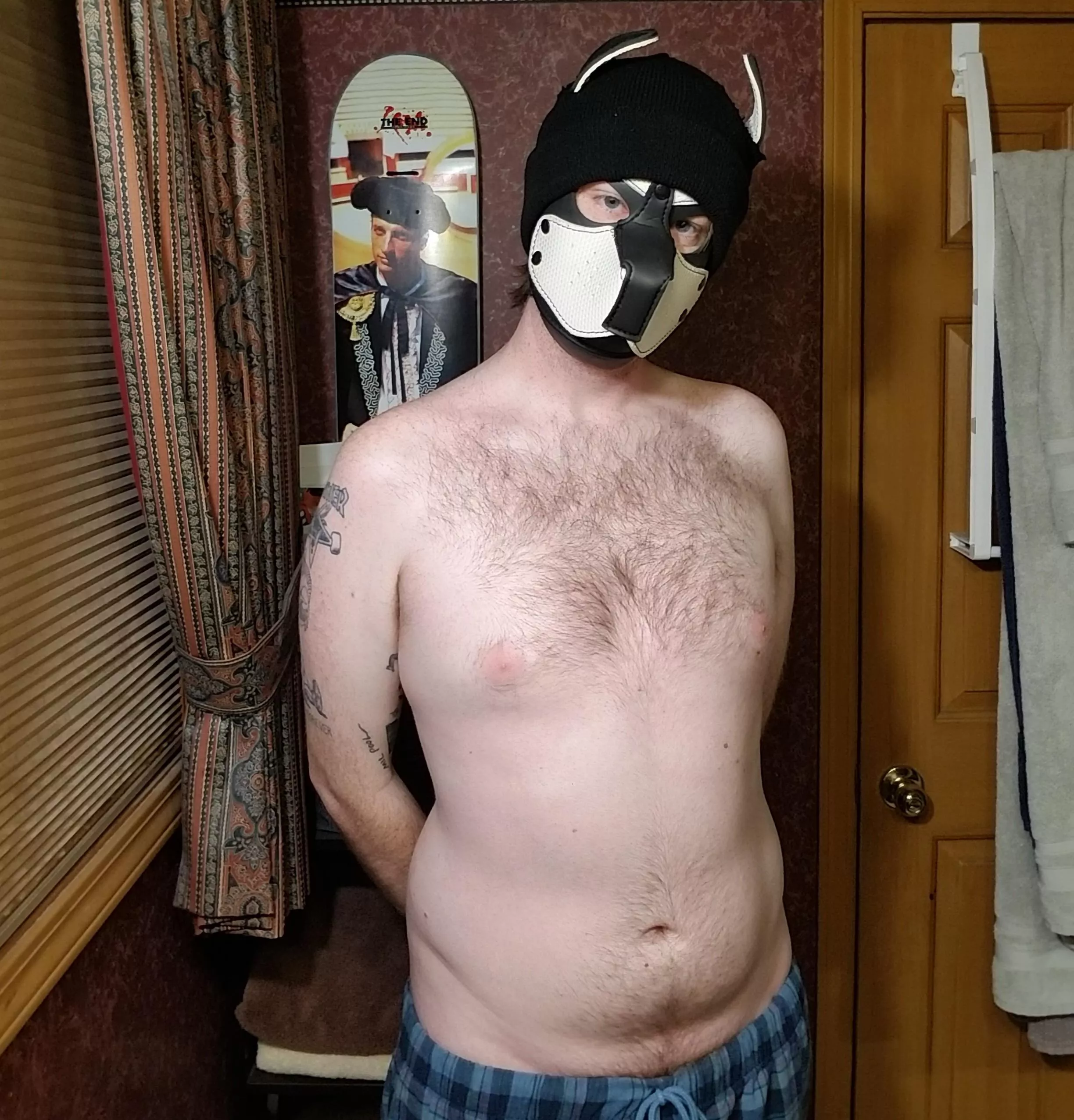 Puppy stepped on the scale this morning & now weighs 189lbs! (85.729kg) I've lost 26lbs! (11.793kg)