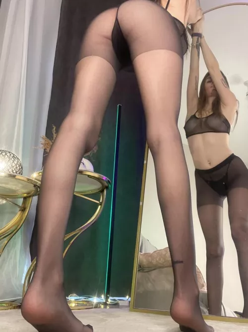 Start your week right take me to the bedroom