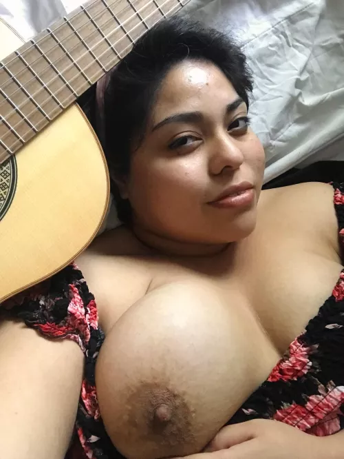 Suck this gorgeous nipple ♥️