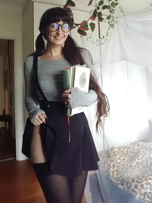 The tall school nerd [f]