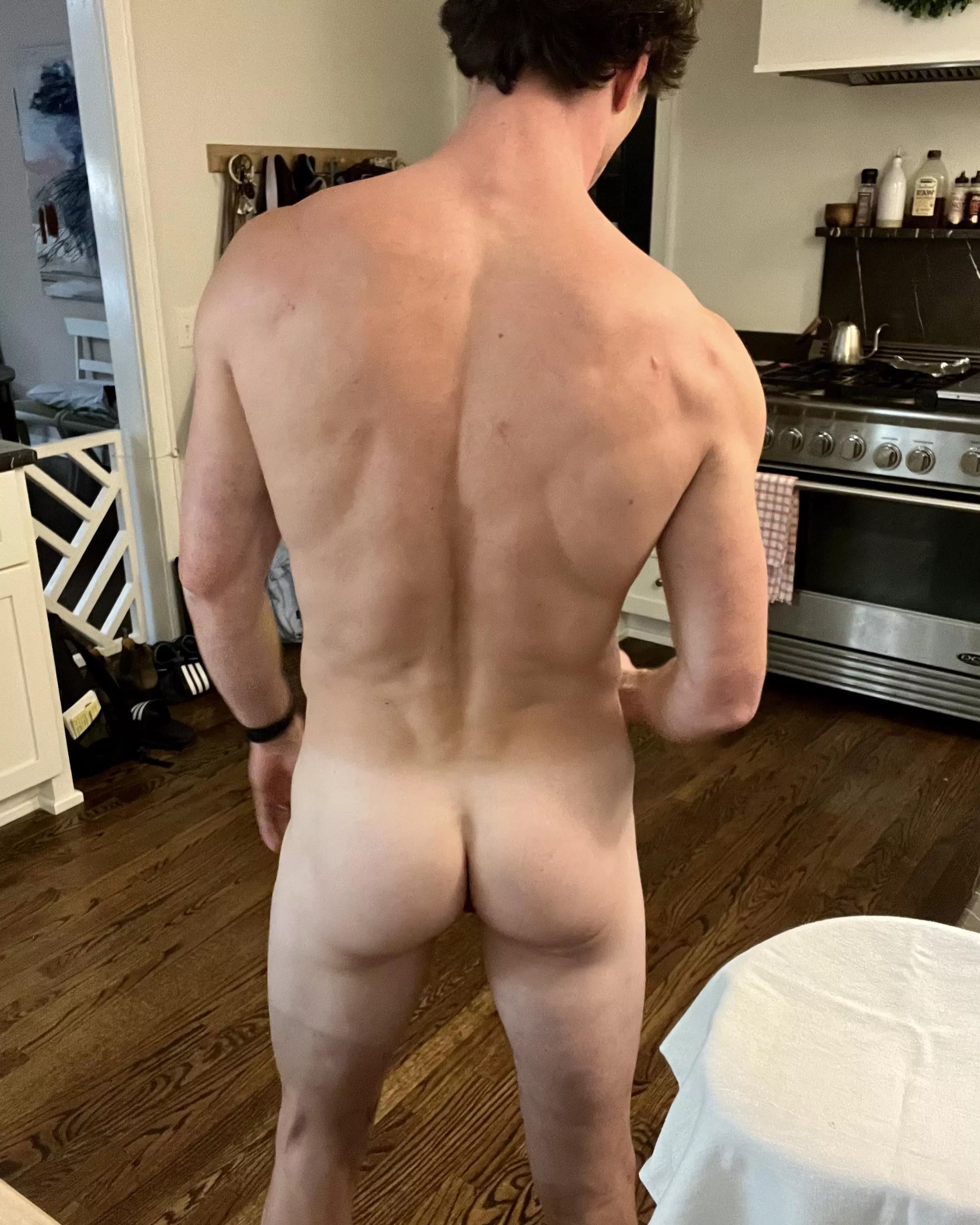 These buns need some work, they’re starting to look undersized as my upper body grows…