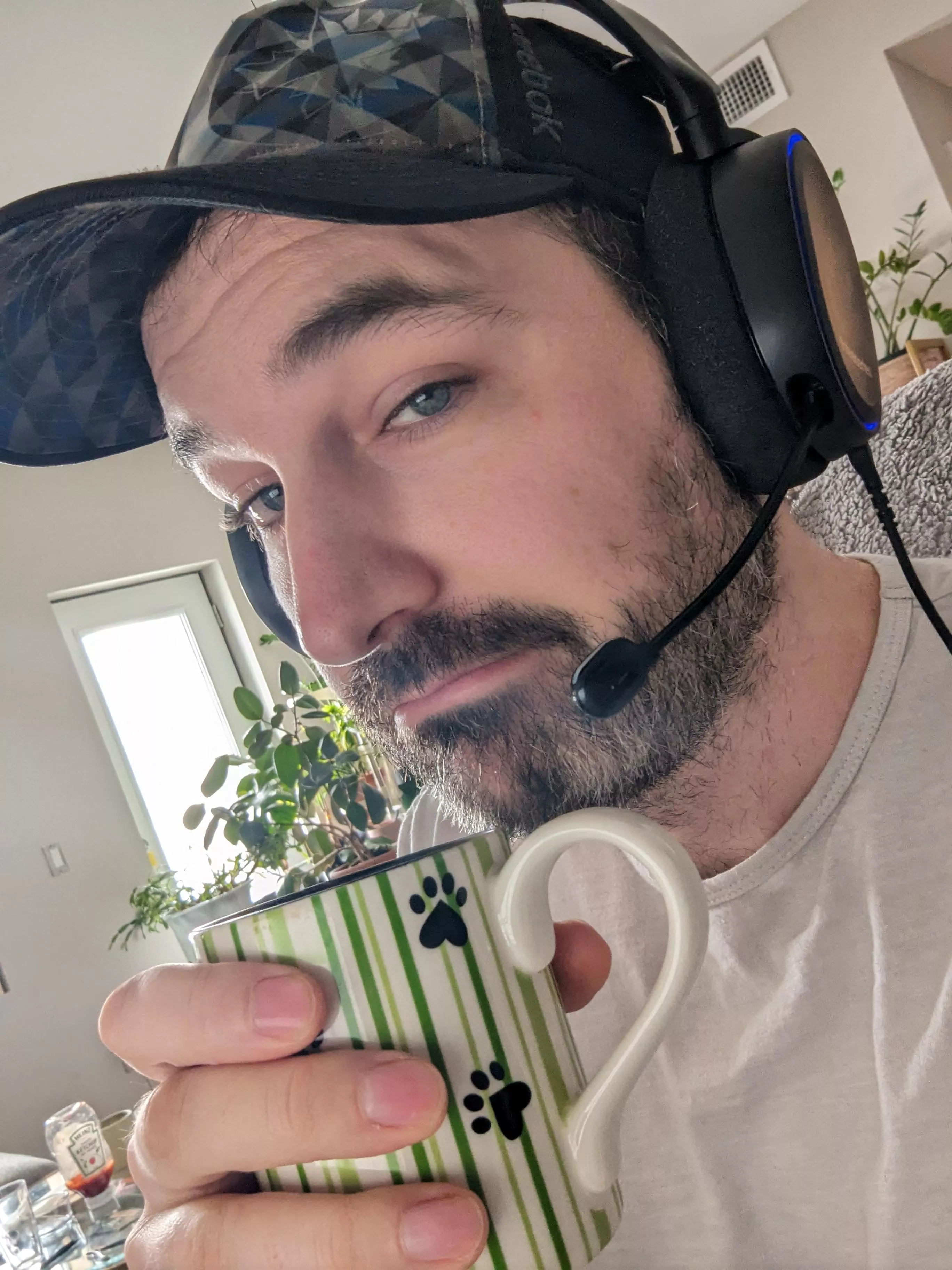 things I'd rather be doing than working: playing my silly little game of the Sims with the silly little drama that comes with it.