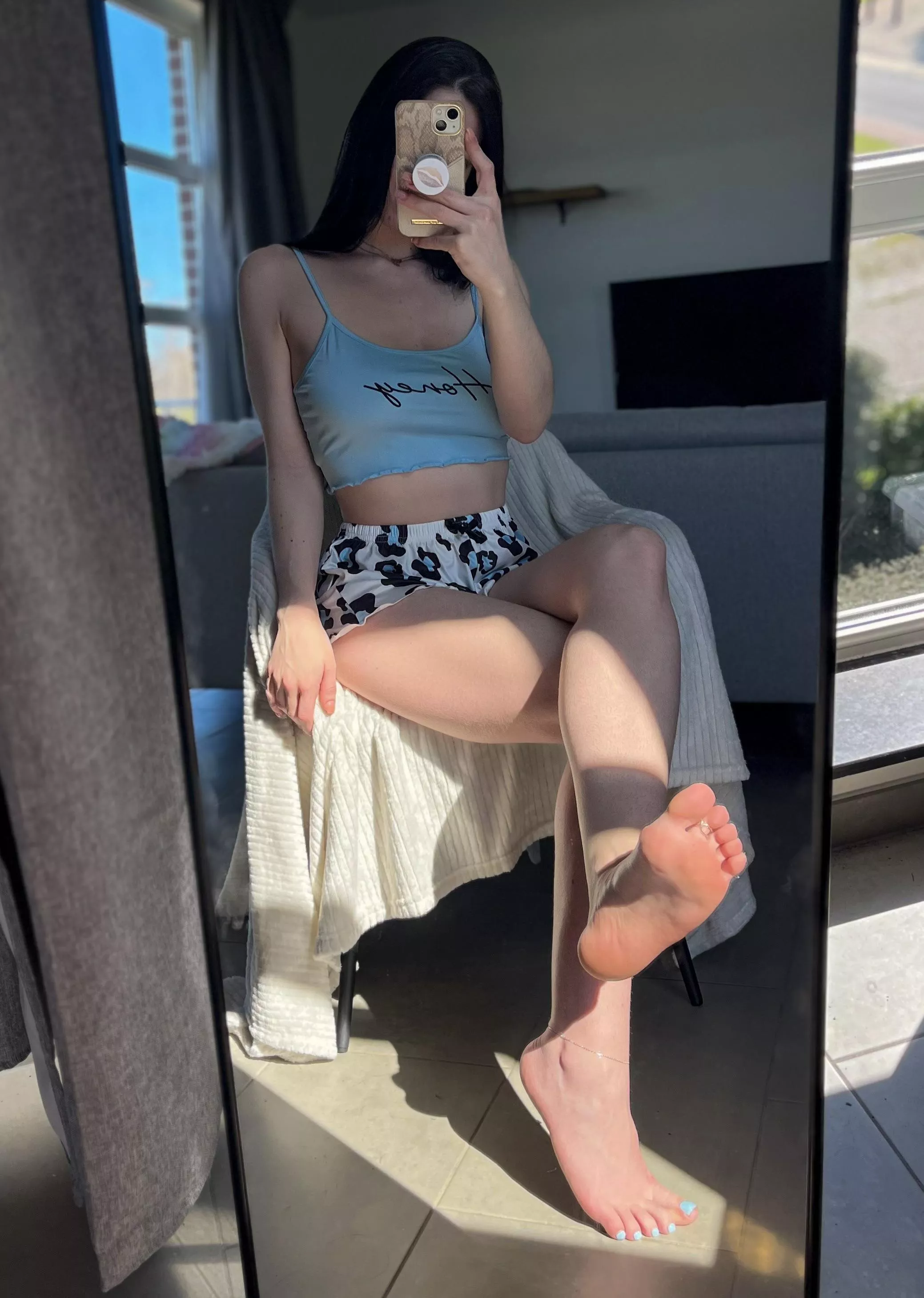 Toes or soles in the morning?