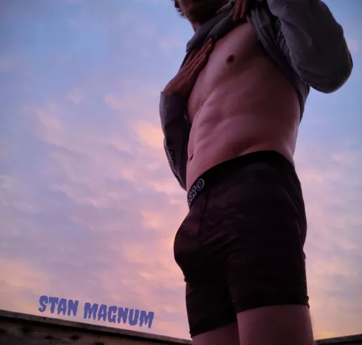 wanna get it hard during the sunset? 😜🍆💙