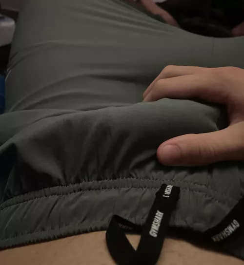 18 do you like my highschool bulge?