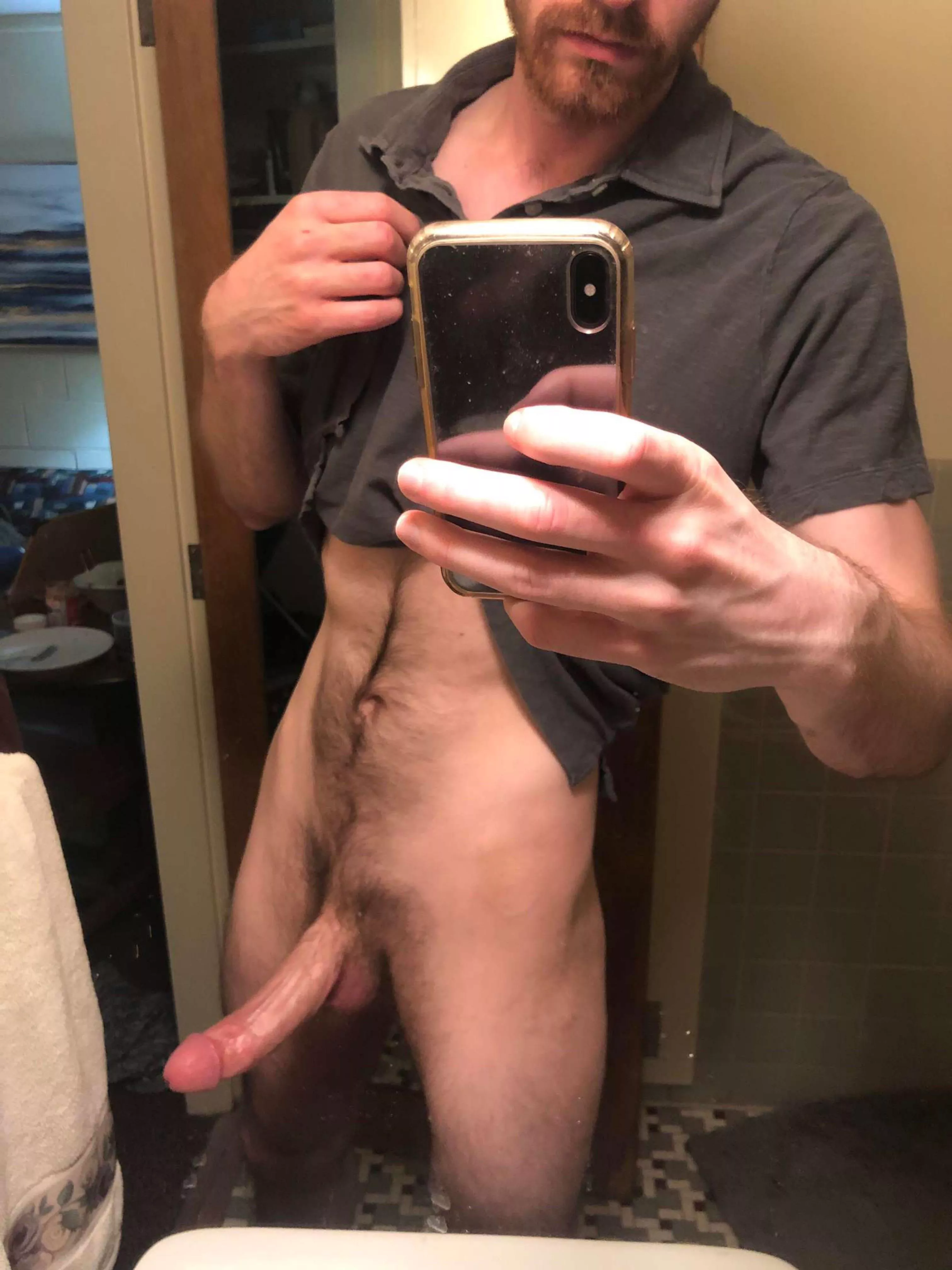 28 Looking for big dick top