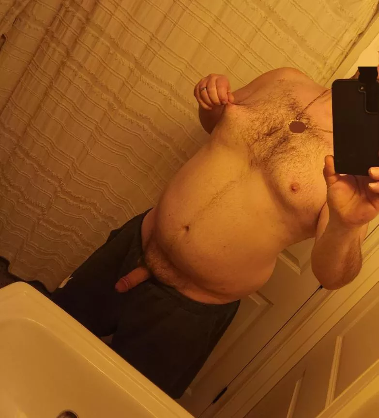 [43] Curves and big areolas are such a turn on...