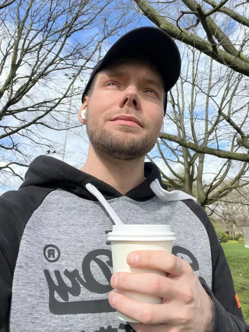 A quick walk in the sun and back to the pad 😅