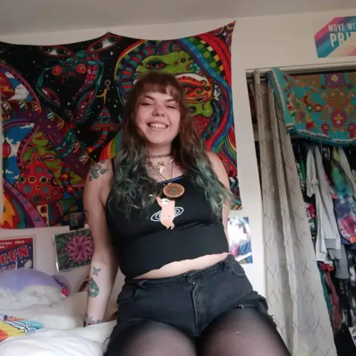 Always got a smile on 😅 hard not too when you wake up this thick