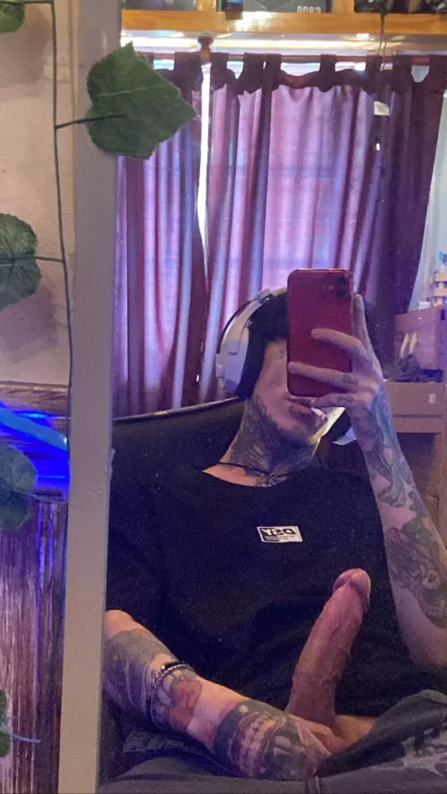 Am I the only one who smokes while jerk?