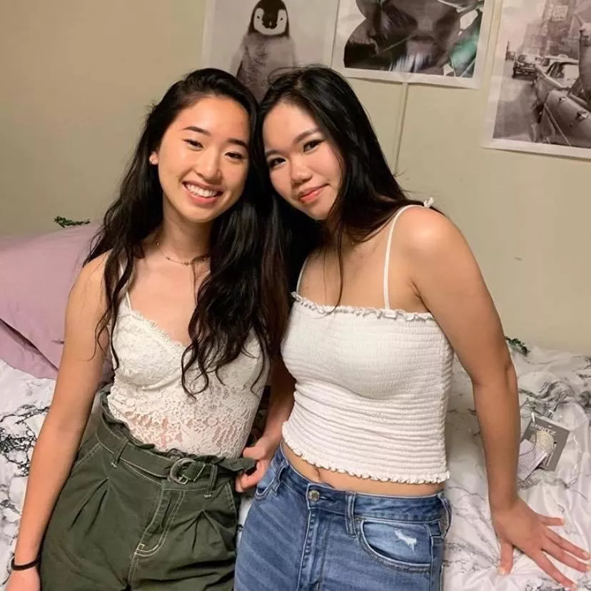College girls - left or right?