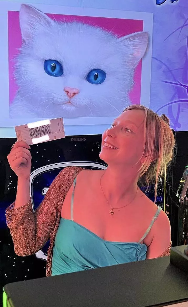 Comment if you want to see her naked