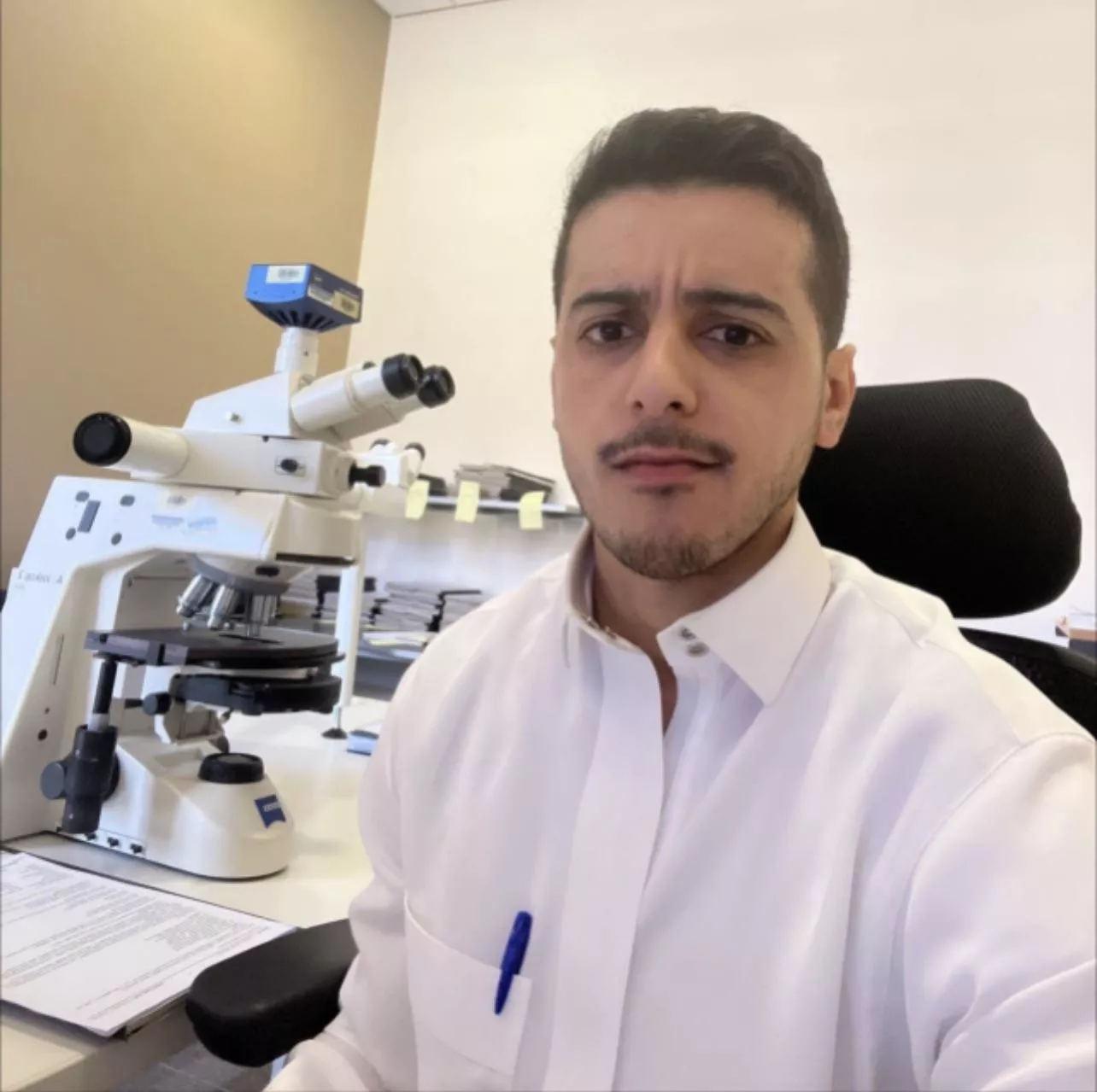 Do u like a nerdy pathologist?