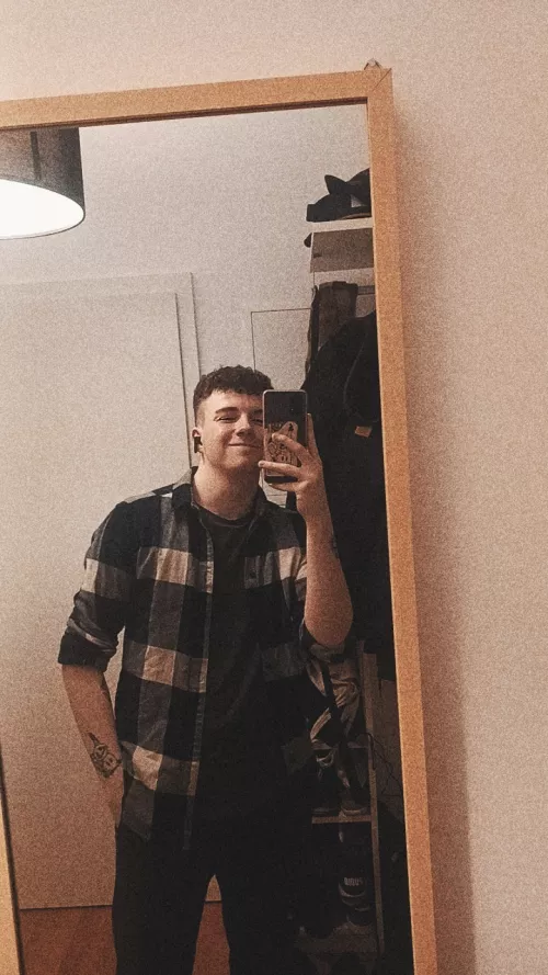 hey :) wanna chat?