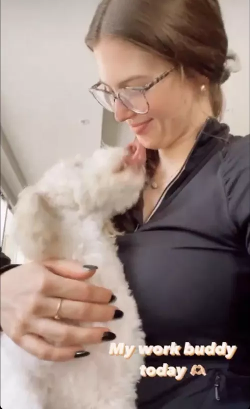 Huge tits can’t be hidden 👀